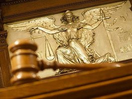Гусевским судом рассмотрено дело сотрудника правоохранительных органов уволенного по сокращению