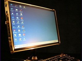 Работник интернет-кафе в Гусеве устанавливал на компьютеры контрафактную систему