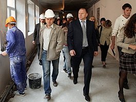 Губернатор потребовал ускорить темпы строительства школы в Гусеве