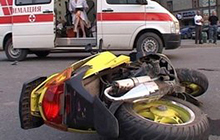 В Гусеве водитель скутера на ходу свалился на проезжую часть дороги