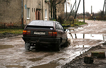 «Убитые дороги» на улице Суворова не видели ремонта очень давно