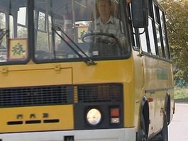 В Гусеве для доставки учащихся к новой школе выделили два автобуса и 300 тысяч рублей