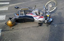 8 октября на ул. Железнодорожной скутер столкнулся с автомобилем, водитель скутера госпитализирован