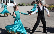 29 апреля около ДШИ прошёл танцевальный форум «Танцуй вместе с нами!»