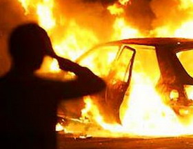 В ночь на воскресенье на улице Советской сгорел автомобиль «Мазда»