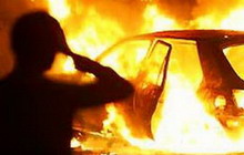 В ночь на воскресенье на улице Советской сгорел автомобиль «Мазда»