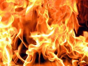 16 марта в посёлке Поддубы произошел пожар, в деревянном доме от дымохода загорелся потолок