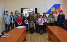 В День Конституции в Гусеве вручили паспорта школьникам в рамках всероссийской акции «Мы - граждане России»