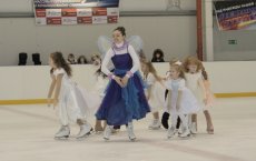 Новогодняя сказка на льду: Воспитанники ДЮСТЦ представили «Щелкунчика»