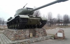 В новом сквере в Гусеве установили танк ИС-2