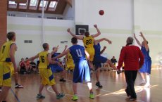 В Гусеве состоялись соревнования по баскетболу