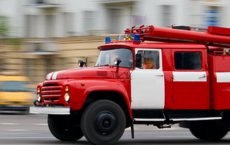 В Гусеве из горящего дома пожарные спасли двоих человек