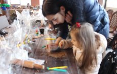 В первое воскресенье декабря в арт-кафе «Аэлита» прошел мастер-класс по лепке из глины «Рождественский ангел»