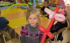 Библиотекарь из Лермонтово провела мастер-класс «Цветы для мамы» для дошколят