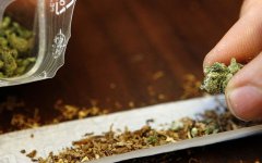 В Гусеве оперативники задержали 18-летнего горожанина за торговлю марихуаной