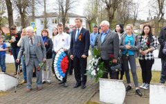 Делегация из Гусева привела в порядок захоронения советских воинов в Польше и Литве