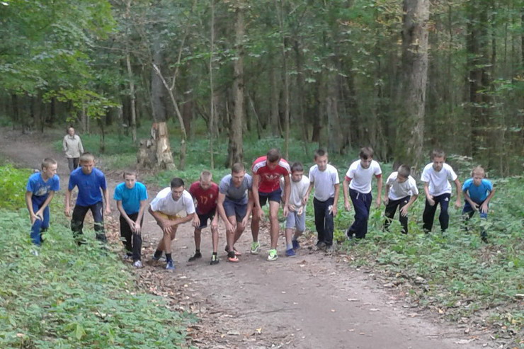 В ГРЭСовском лесу прошел легкоатлетический кросс, среди учащихся городских и сельских школ