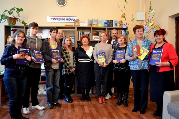 Поэтесса Галина Савенкова провела в городской библиотеке мастер-класс