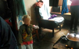 Жительница Гусевского района грозилась убить дочь и покончить с собой во время визита приставов