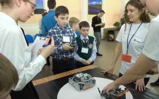Гусевская команда приняла участие в открытом областном турнире по робототехнике «Сумо на управлении»