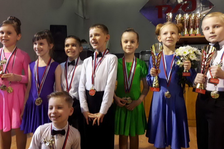 Гусевские ребята успешно выступили на Чемпионате области по спортивно-бальным танцам