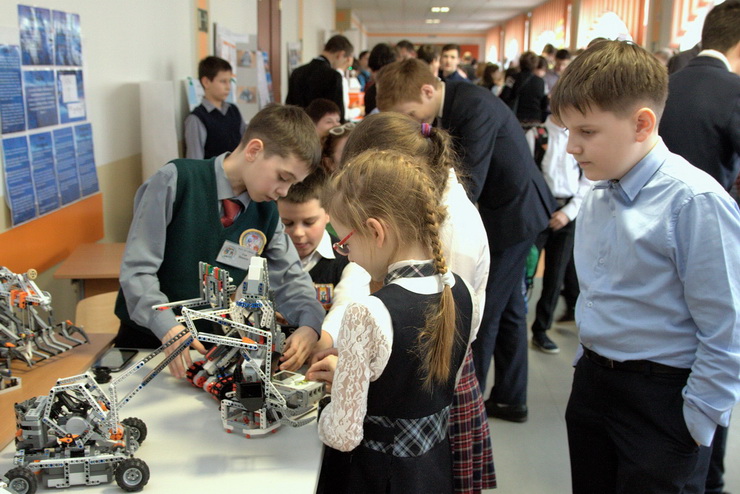 Гусевские ребята приняли участие в V областной выставке научно-технического творчества «НТТМ-2017»
