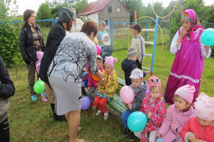 Участники клуба «Сказка» Лермонтовской библиотеки устроили представление в детском саду «Ручеек»