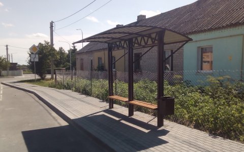 На улице Кутузова установили новые автобусные остановки