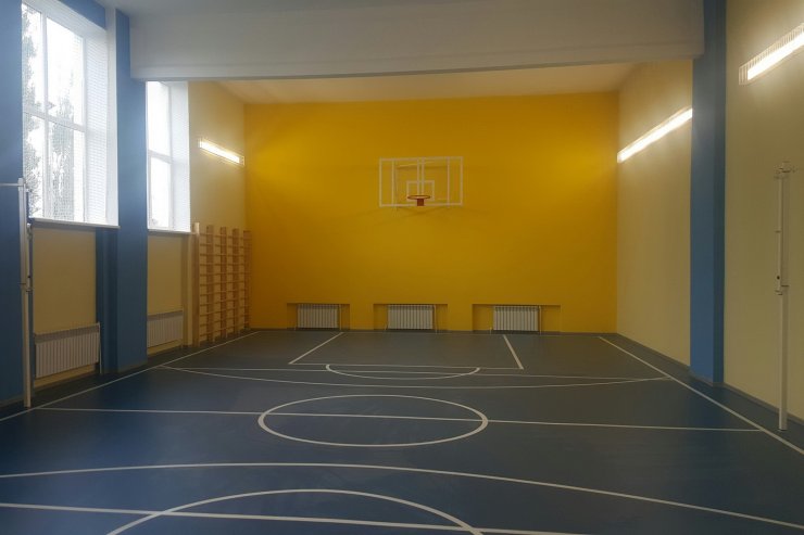 В посёлке Маяковское отремонтировали школьный спортзал