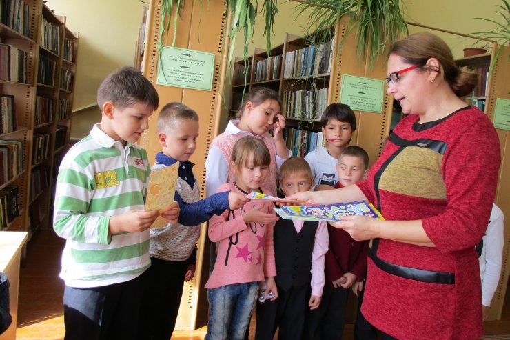 В Дубровской библиотеке первоклашки совершили путешествие в мир книг