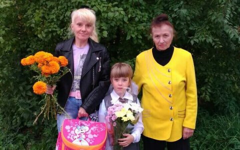 Депутат областной Думы Михаил Зацепин помог малообеспеченной семье собрать ребёнка в школу