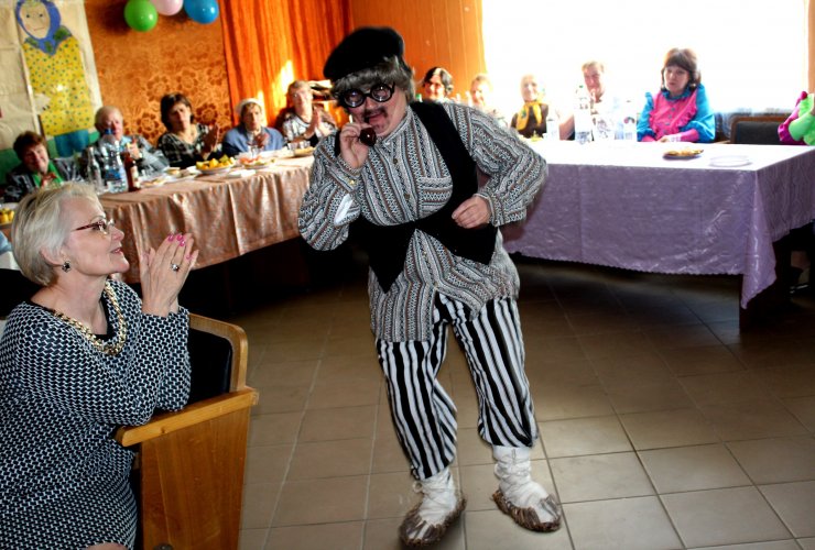 День пожилого человека отпраздновали в поселке Первомайское благодаря людям с доброй душой