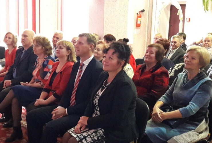 Общеобразовательная школа в посёлке Маяковское отметила 70-летний юбилей