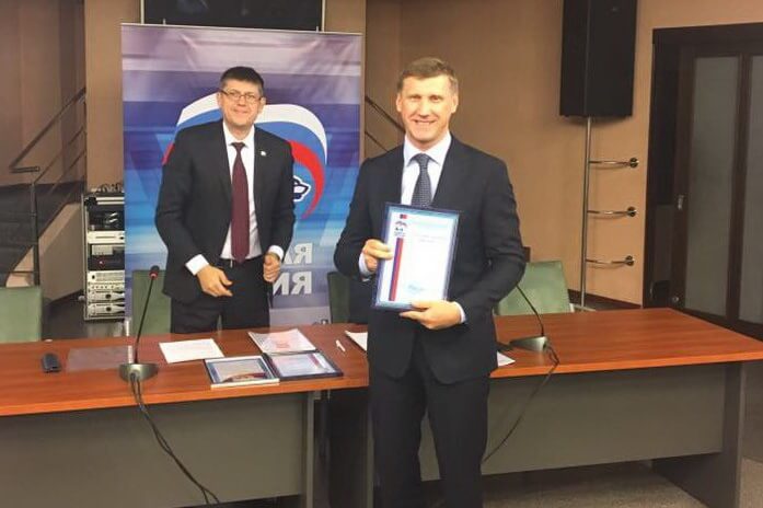 Михайлов и Гнездилов получили благодарственные письма за вклад в победу Антона Алиханова на выборах