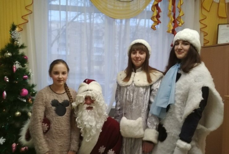 В канун Старого Нового года молодёжь Гусева поздравила детей, проходящих лечение в Гусевской ЦРБ