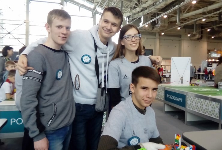 Команда ДЮЦ приняла участие в X Всероссийском роботехническом фестивале «РобоФест-2018»