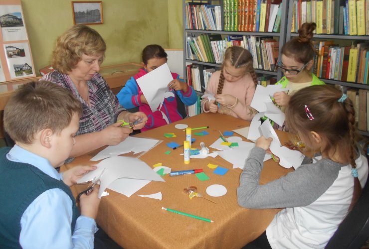Фурмановская библиотека и ДЮЦ провели для детей экологический час «Наш общий дом - Земля»