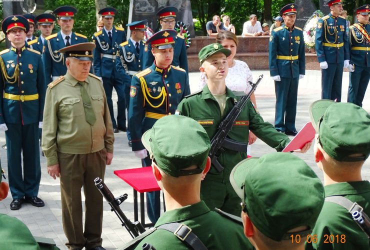 В канун Дня России 32 новобранца Гусевского гарнизона приняли военную присягу