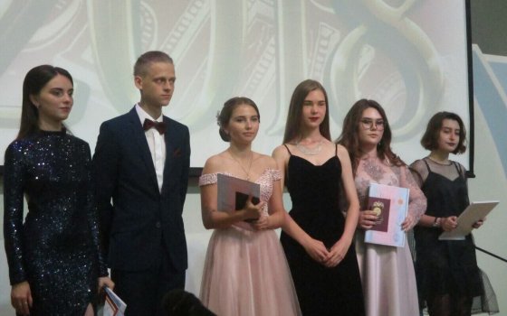 Александр Китаев принял участие в церемонии вручения аттестатов выпускникам