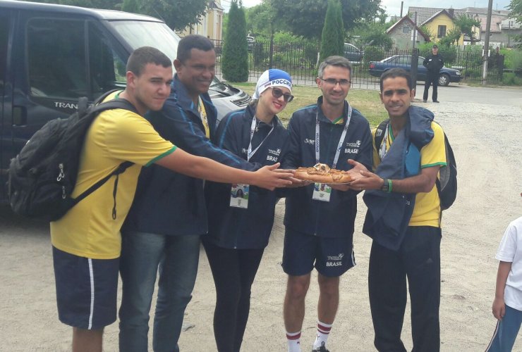 Представители волонтерского футбольного движения из Бразилии посетили центр «Росток»