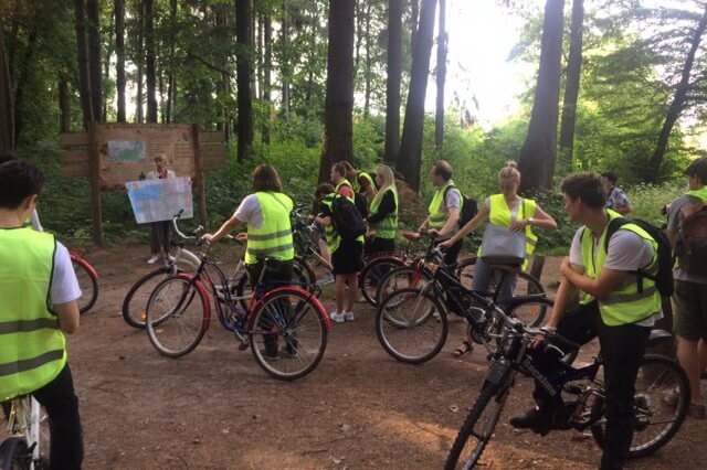 Городская администрация организовала для участников летней школы НИУ ВШЭ – GS Group велоэкскурсию
