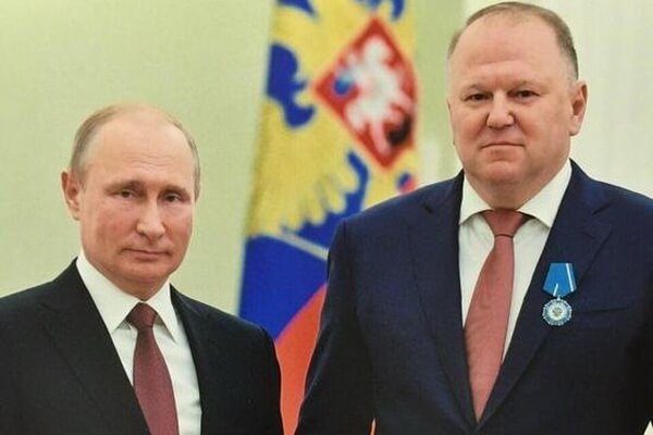 Путин вручил Цуканову орден Почёта