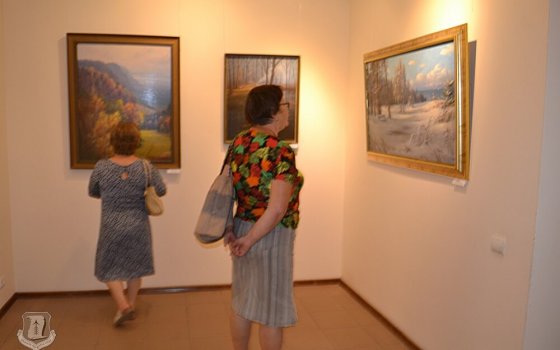 В городском музее открылась выставка художника Владимира Островянского «И дюны, и залив, и лес…»