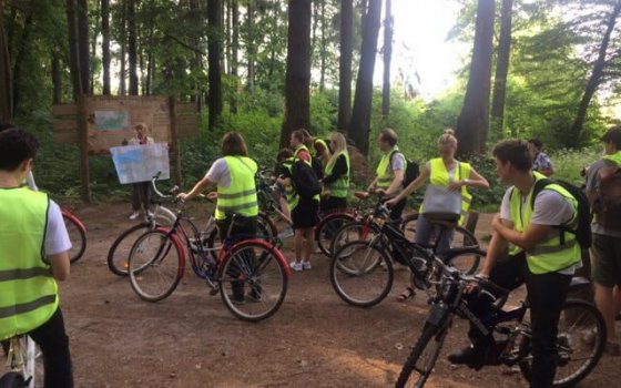 Городская администрация организовала для участников летней школы НИУ ВШЭ – GS Group велоэкскурсию