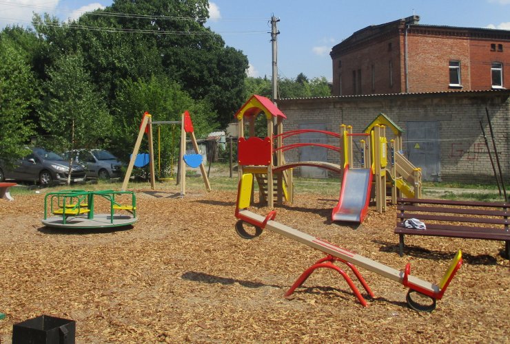 В рамках Программы конкретных дел в Гусеве установлено четыре детских игровых площадки