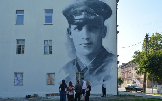 Завершён портрет С.И. Гусева в рамках стрит-арт проекта «Целый мир помнит их в лицо»