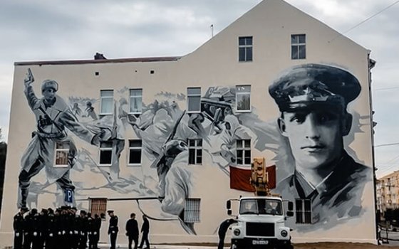 В Гусеве прошло торжественное открытие граффити–портрета Сергея Ивановича Гусева