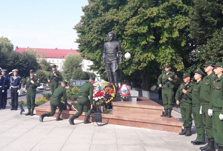 Военнослужащие Гусевского гарнизона почтили память героев Великой Отечественной войны