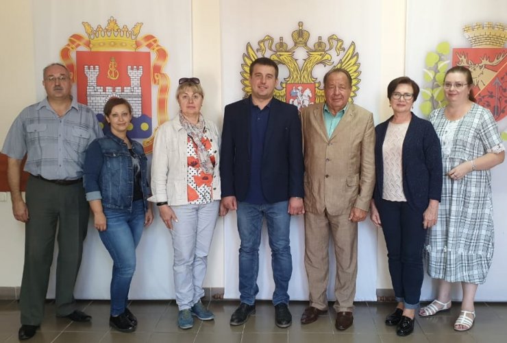 Гусев посетили члены комиссии Общественной палаты РФ по территориальному развитию и местному самоуправлению