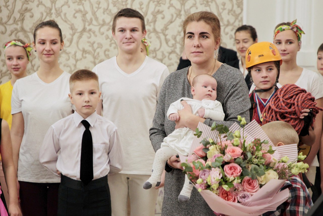 Россия мать героиня сколько детей 2023